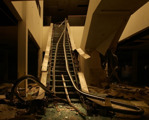 I Centri Commerciali morti non parlano...