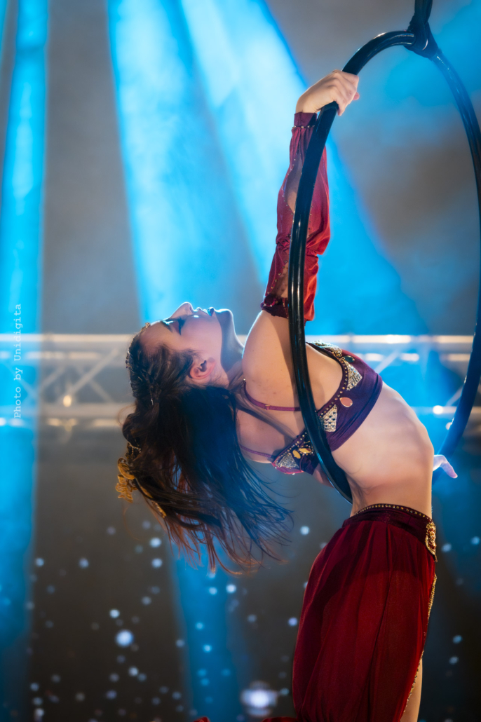 Elemento tecnico di aerial hoop eseguito in competizione